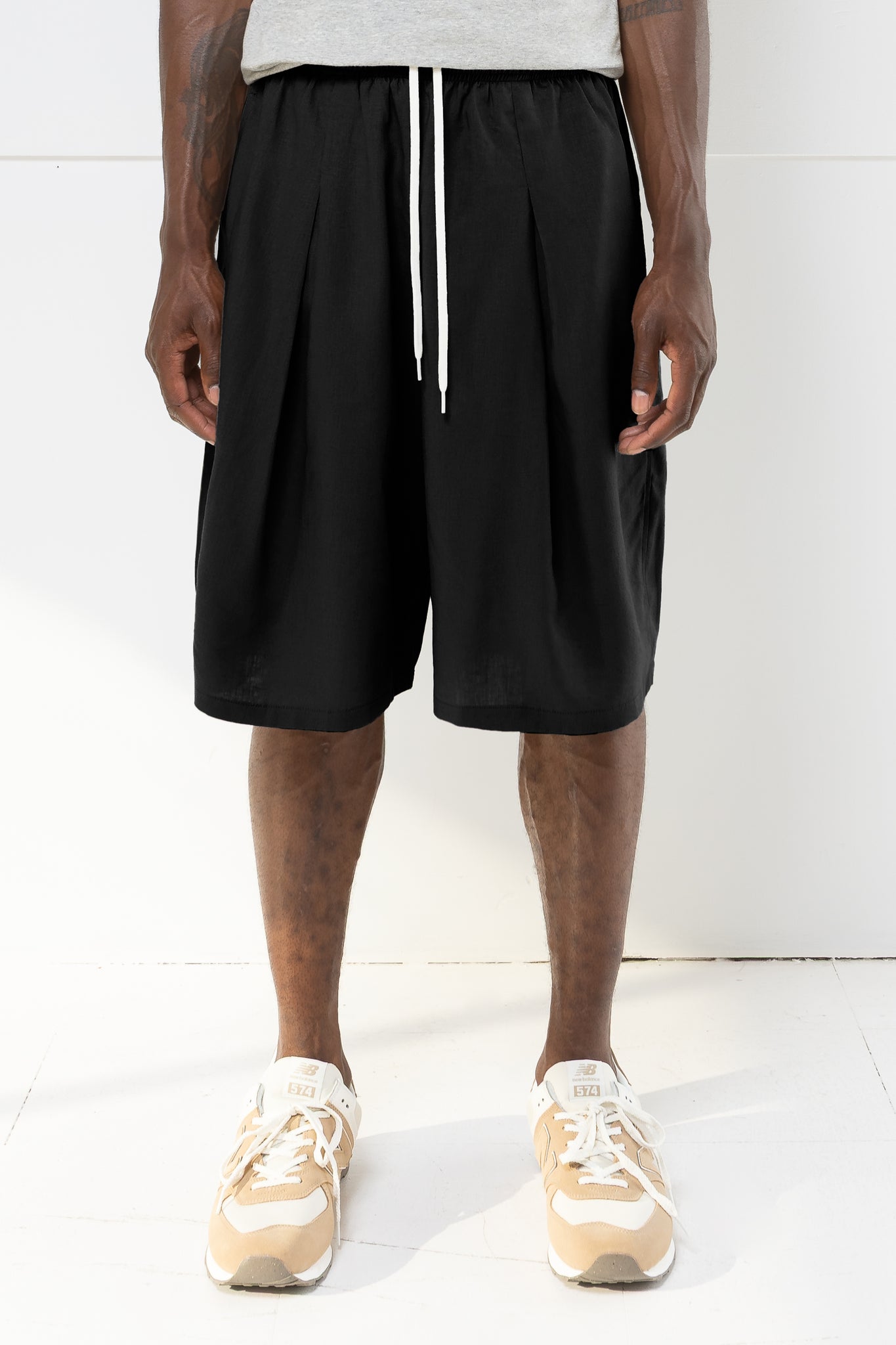 BENJAMIN PLEATED SHORT