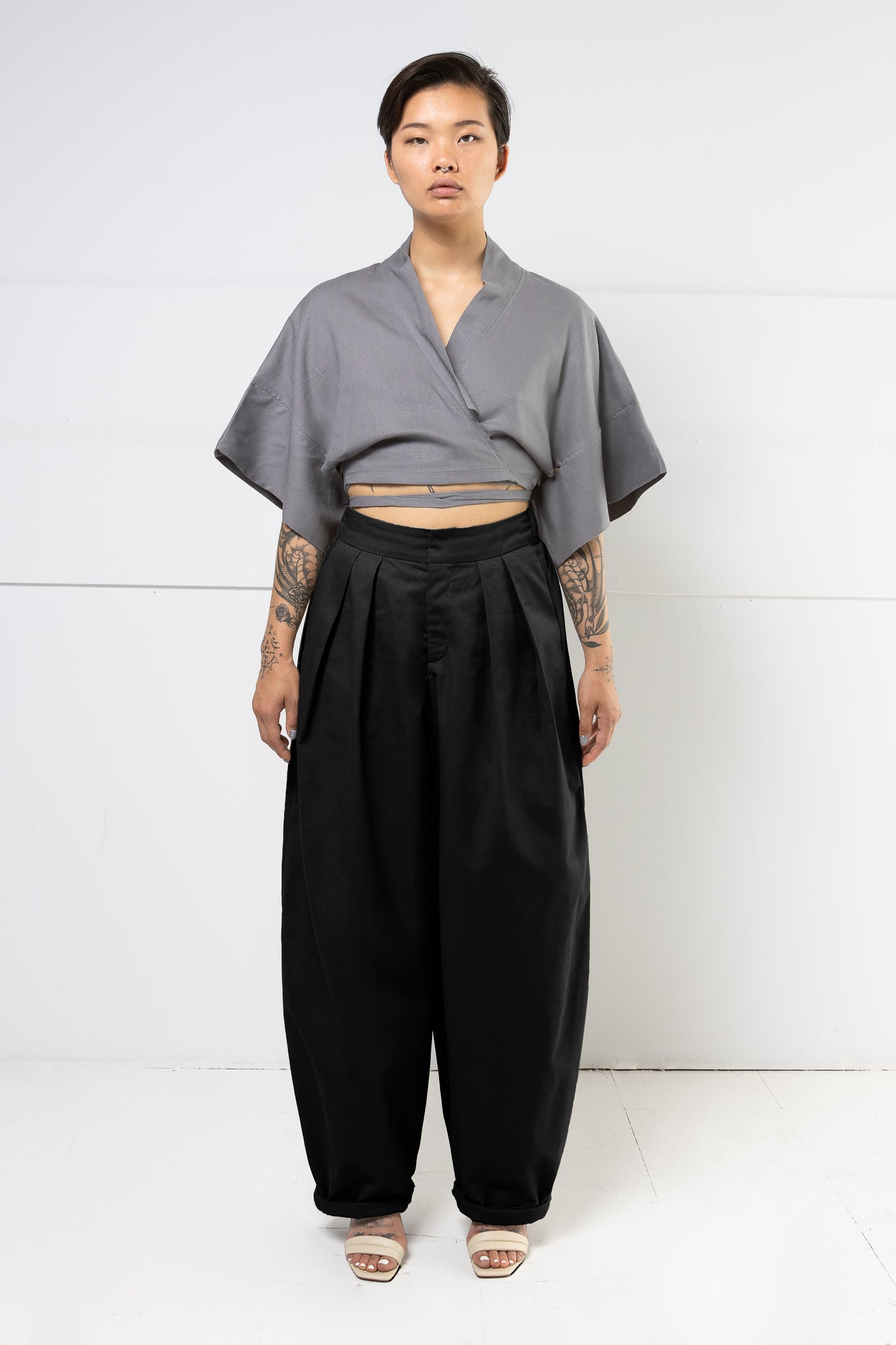 LUCAS PLEATED TROUSER