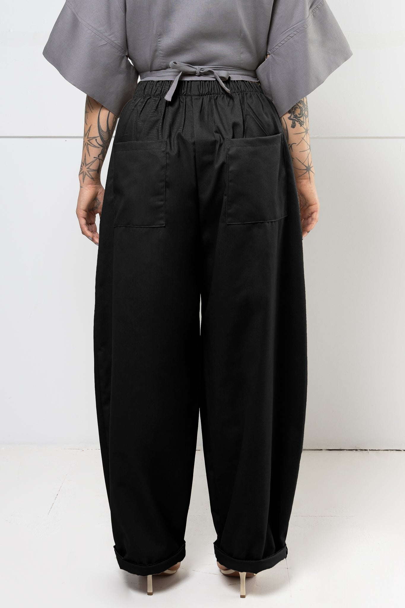 LUCAS PLEATED TROUSER