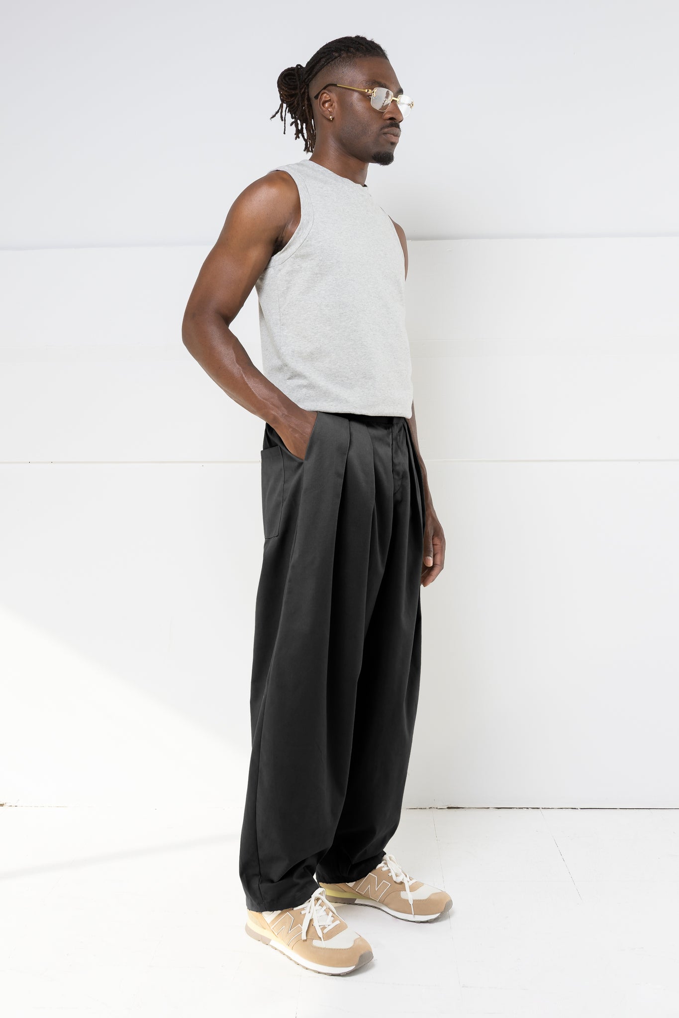 LUCAS PLEATED TROUSER