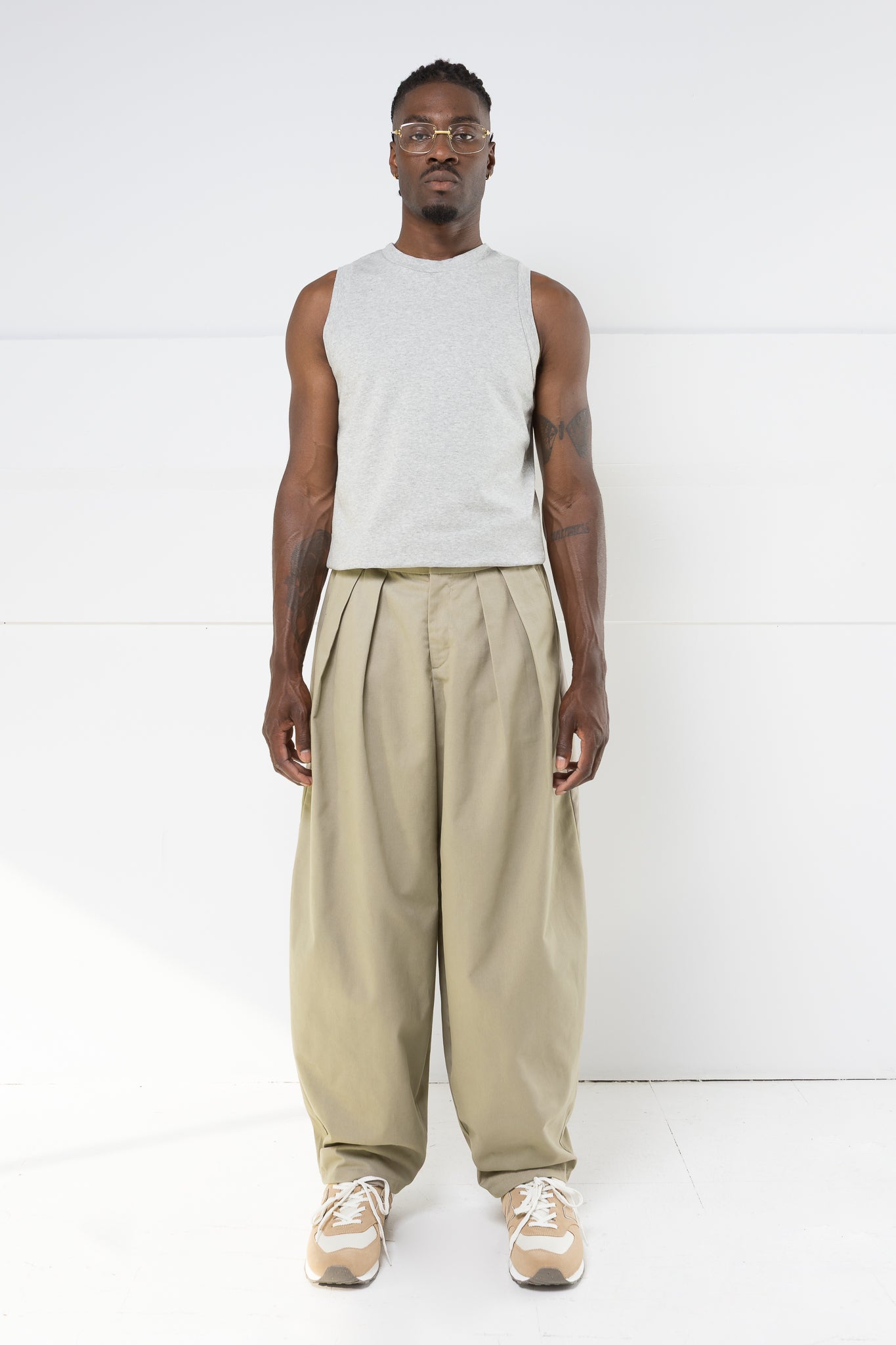 LUCAS PLEATED TROUSER