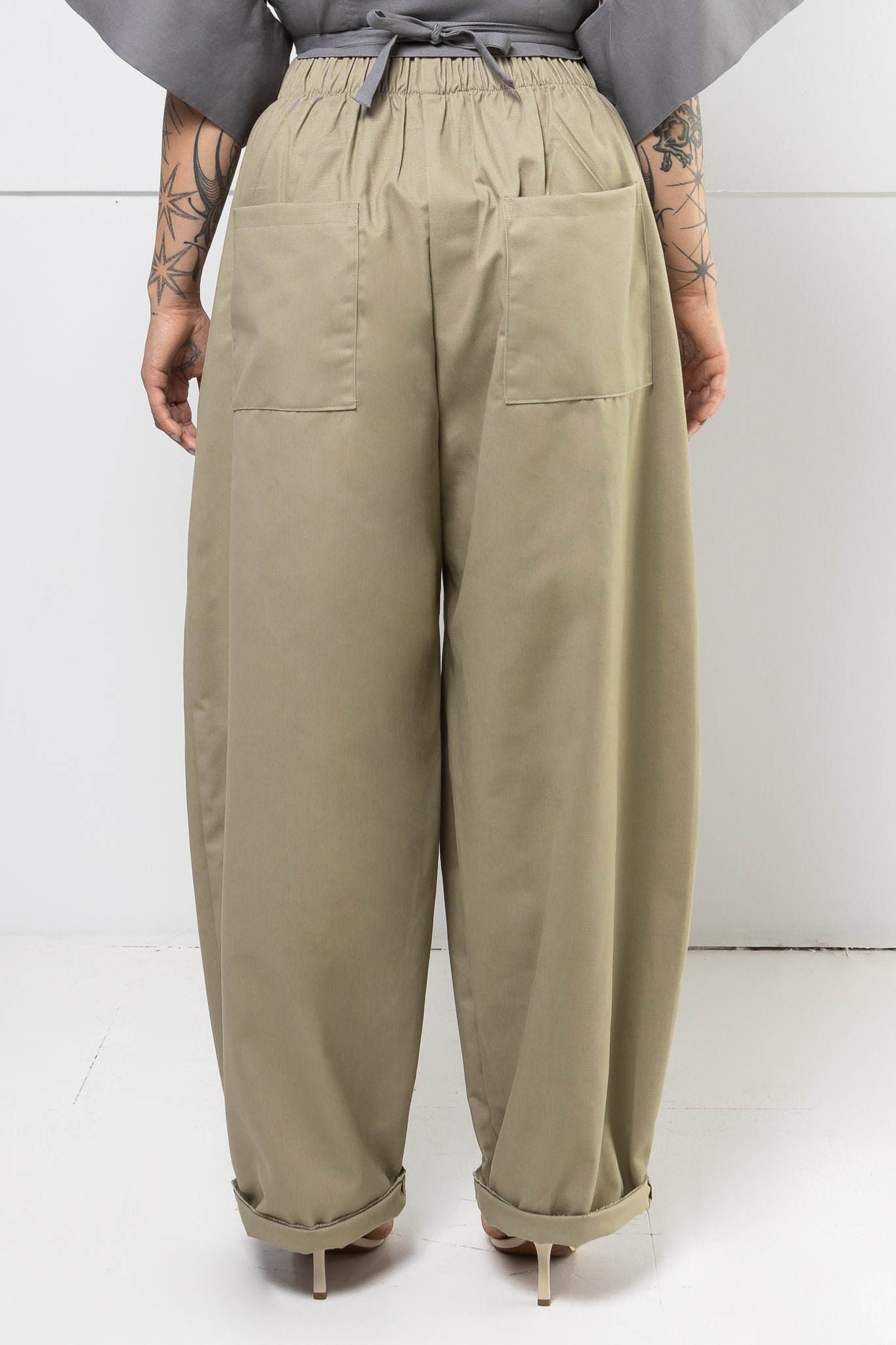 LUCAS PLEATED TROUSER